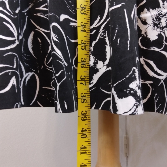 POCKETS Size 8 American Living Knee Length Cocktail Dress Black White Floral - Picture 6 of 8